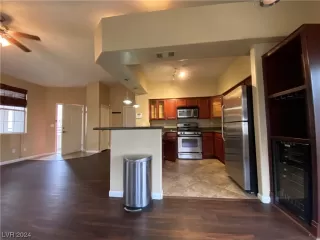 Photo #3: 2556330 Listing 