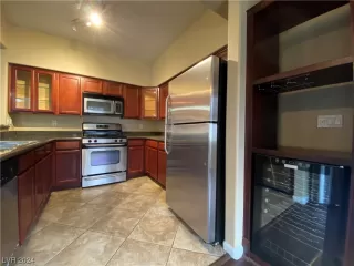 Photo #4: 2556330 Listing 