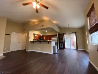 Photo #5: 2556330 Listing 