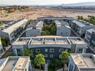 Photo #1: 2556339 Listing