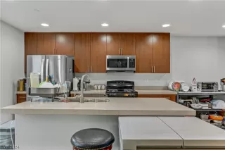 Photo #5: 2556339 Listing