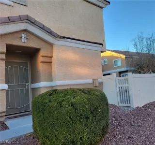 Photo #1: 2556341 Listing 