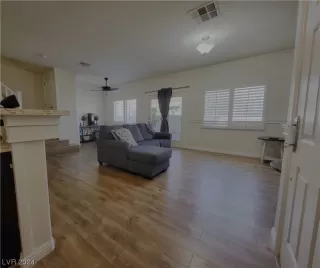 Photo #2: 2556341 Listing 