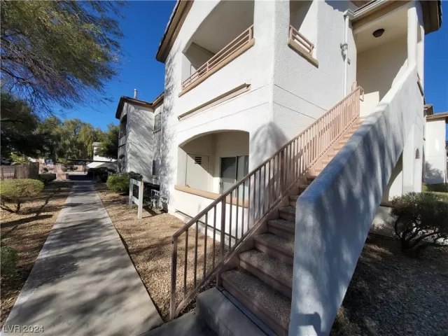 MLS: 2556344 Condo For Sale