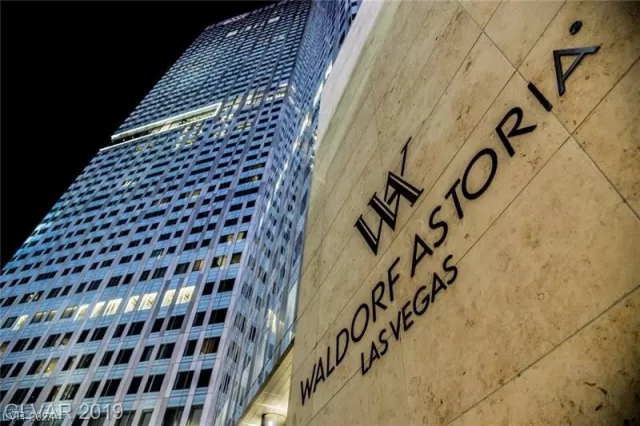 MLS: 2556362 Condo For Sale