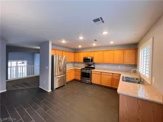 Photo #2: 2556380 Listing 