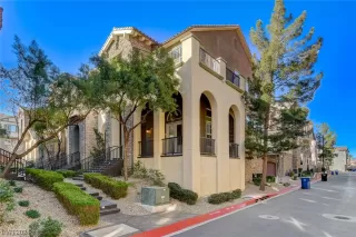 Photo #4: 2556381 Listing