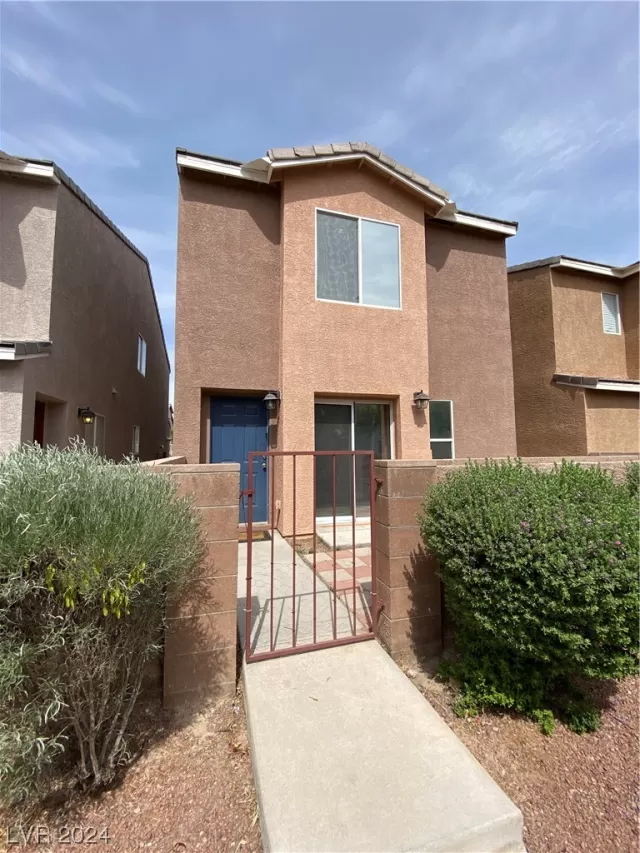 MLS: 2556398 Condo For Sale