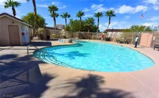 Photo #3: 2556404 Listing 
