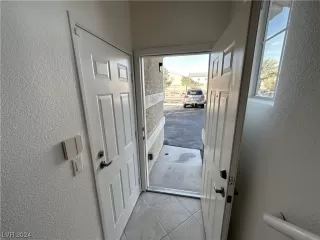 Photo #3: 2556406 Listing 