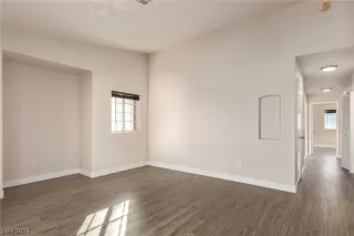 Photo #2: 2556469 Listing 