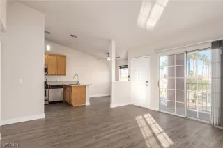 Photo #3: 2556469 Listing 