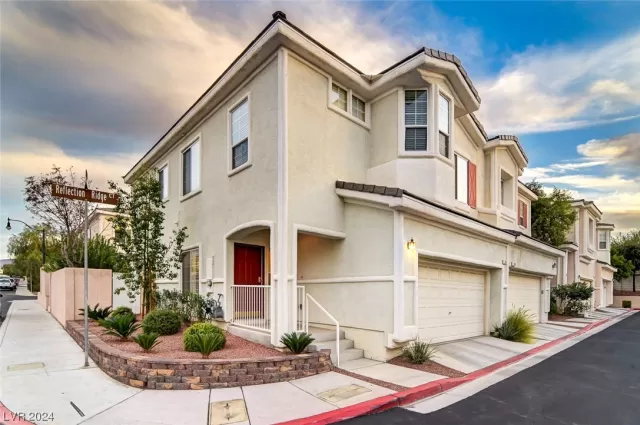 MLS: 2556470 Condo For Sale