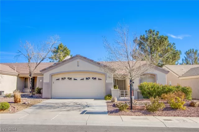 MLS: 2556484 Condo For Sale