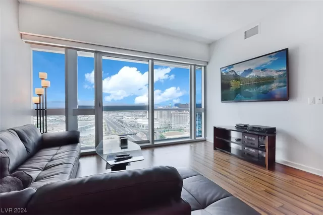 MLS: 2556491 Condo For Sale