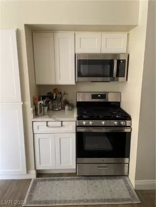 Photo #4: 2556493 Listing