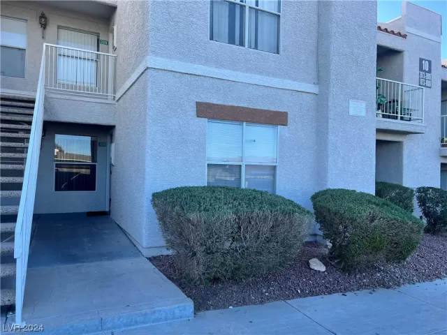 MLS: 2556495 Condo For Sale