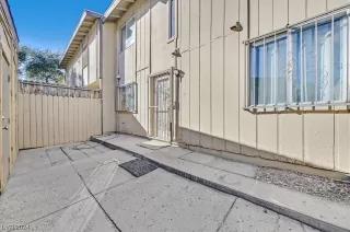 Photo #2: 2556513 Listing