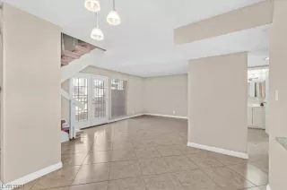 Photo #4: 2556513 Listing