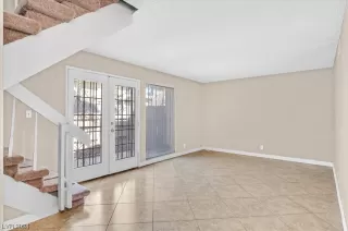 Photo #5: 2556513 Listing