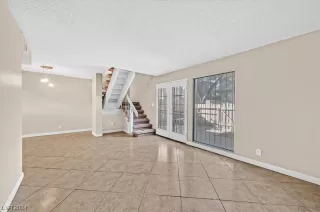 Photo #6: 2556513 Listing