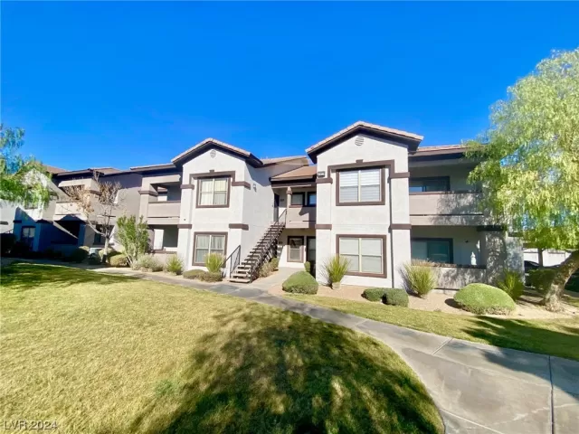 MLS: 2556543 Condo For Sale