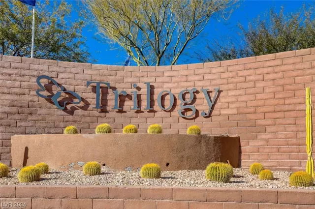 MLS: 2556560 Condo For Sale
