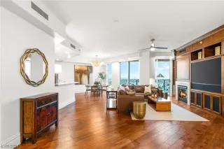 Photo #2: 2556563 Listing