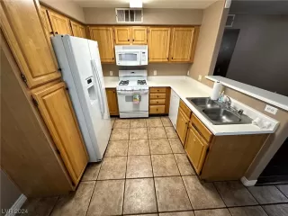 Photo #4: 2556584 Listing 