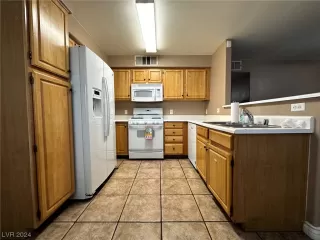 Photo #5: 2556584 Listing 