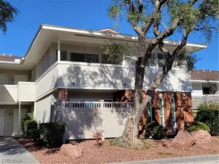 Photo #1: 2556600 Listing 