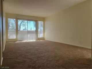 Photo #4: 2556600 Listing 