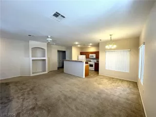 Photo #1: 2556615 Listing