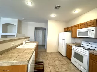 Photo #5: 2556615 Listing