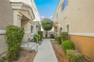 Photo #2: 2556620 Listing