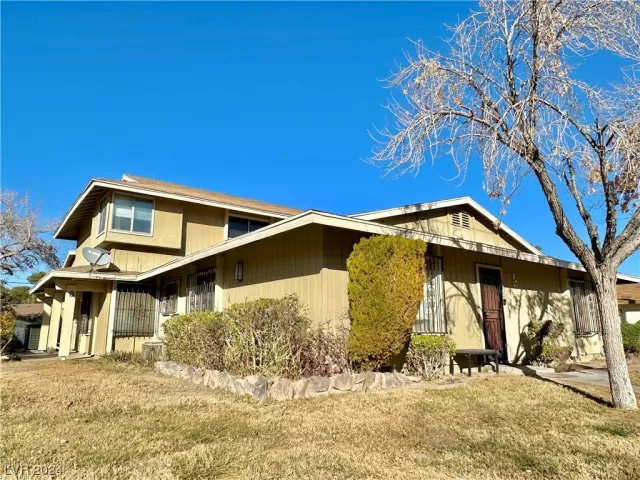 MLS: 2556631 Condo For Sale