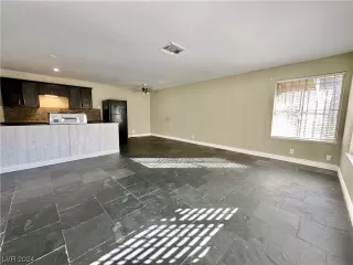 Photo #1: 2556631 Listing 