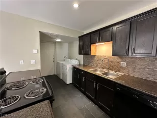 Photo #3: 2556631 Listing 