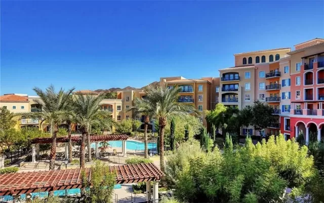 MLS: 2556651 Condo For Sale