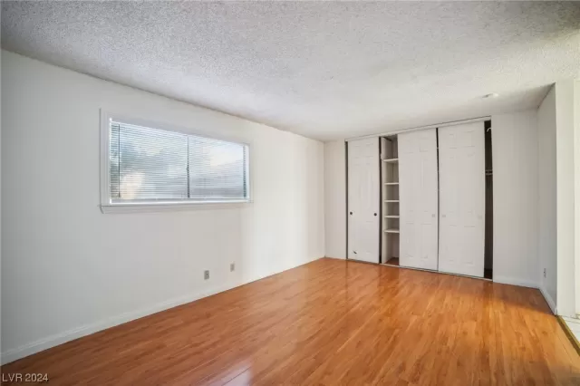 MLS: 2556693 Condo For Sale