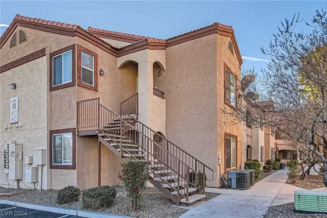 MLS: 2556698 Condo For Sale
