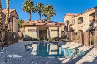 Photo #1: 2556698 Listing 