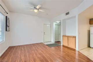 Photo #3: 2556698 Listing 