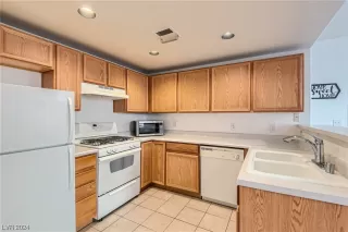 Photo #5: 2556698 Listing 