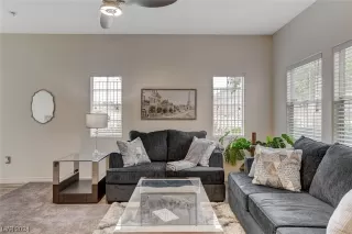Photo #3: 2556704 Listing 