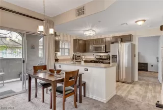 Photo #5: 2556704 Listing 