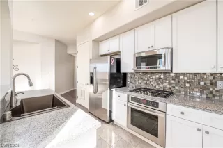 Photo #1: 2556722 Listing 