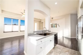 Photo #2: 2556722 Listing 