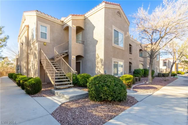 MLS: 2556735 Condo For Sale