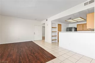 Photo #4: 2556735 Listing 